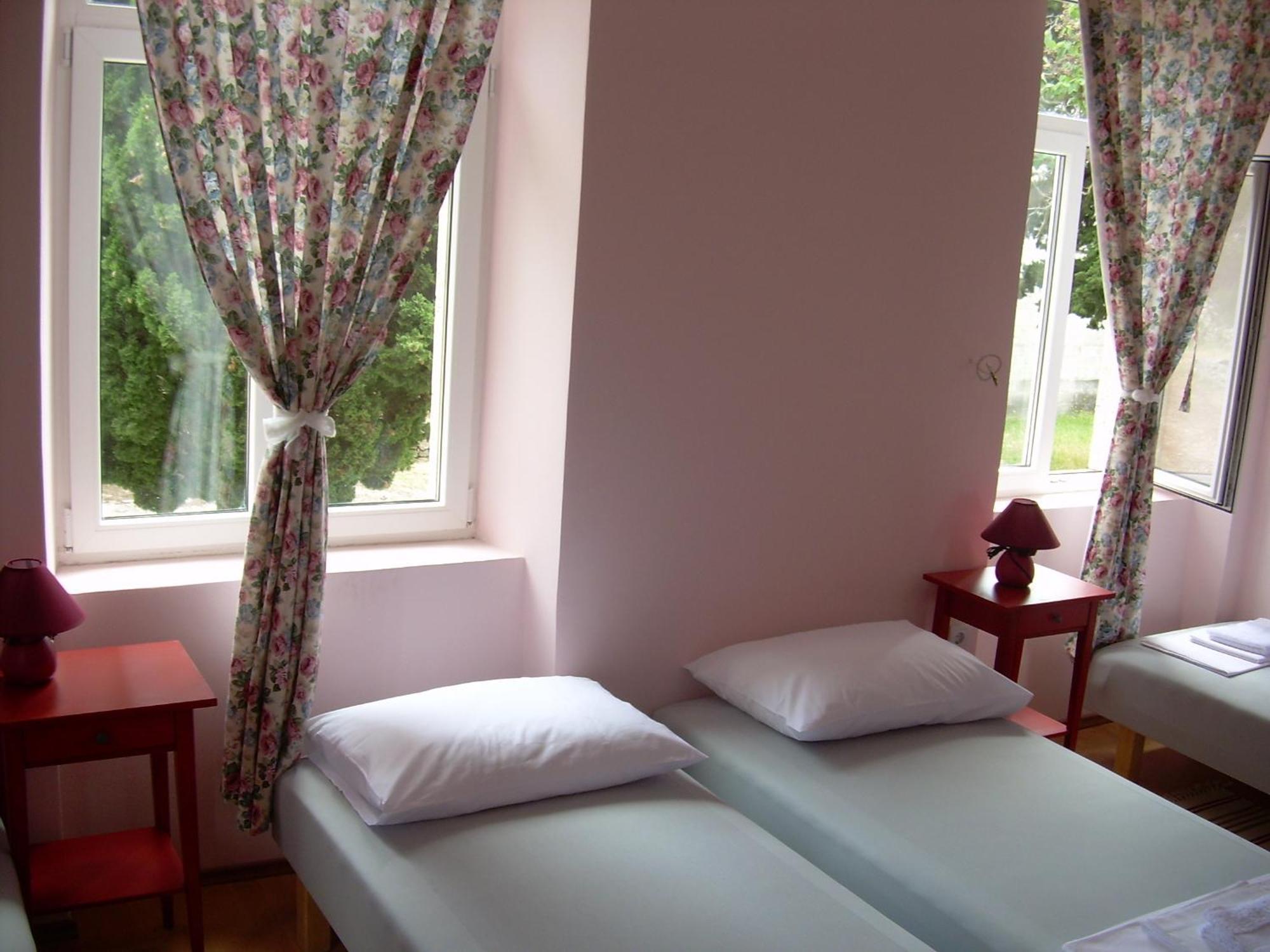 Phara Hostel Gdinj ภายนอก รูปภาพ